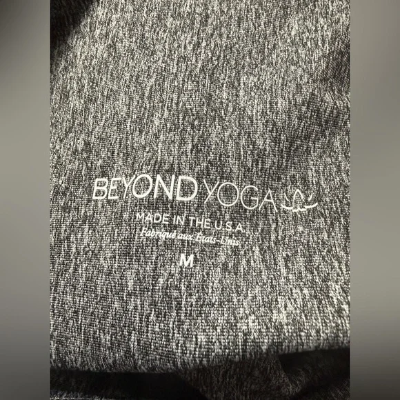 Beyond Yoga Alloy Ombre Sparkle High Waisted Midi Legging - Picture 14 of 14